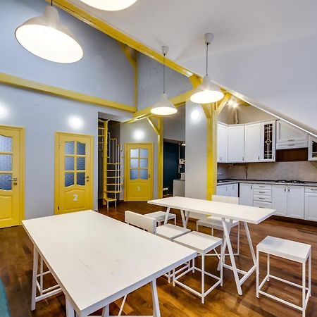Park Plus Hostel Lwów Zewnętrze zdjęcie