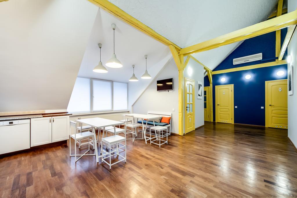 Park Plus Hostel Lwów Zewnętrze zdjęcie