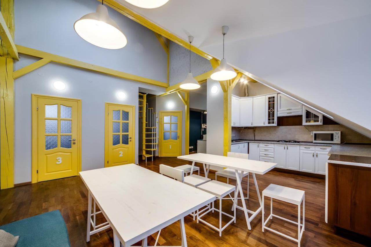 Park Plus Hostel Lwów Zewnętrze zdjęcie