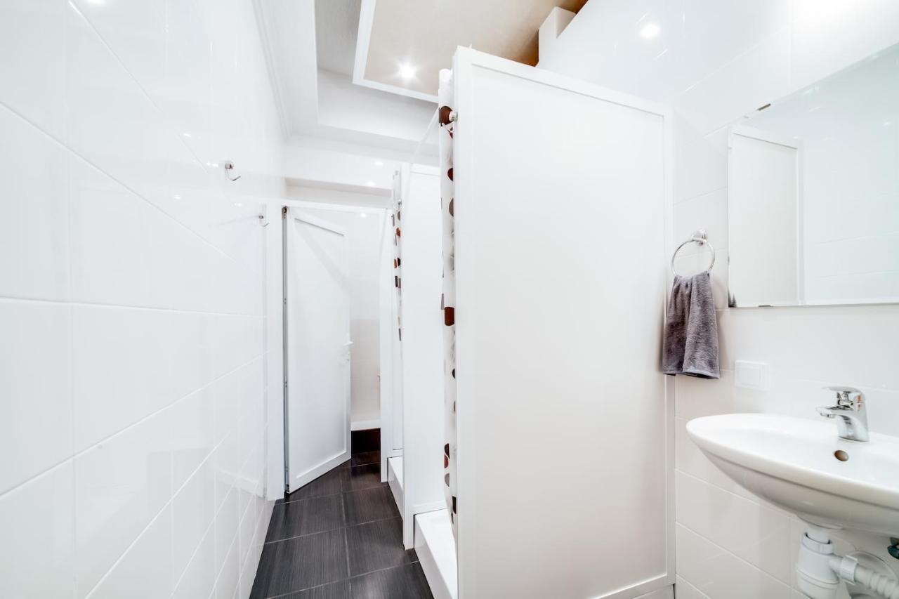 Park Plus Hostel Lwów Zewnętrze zdjęcie