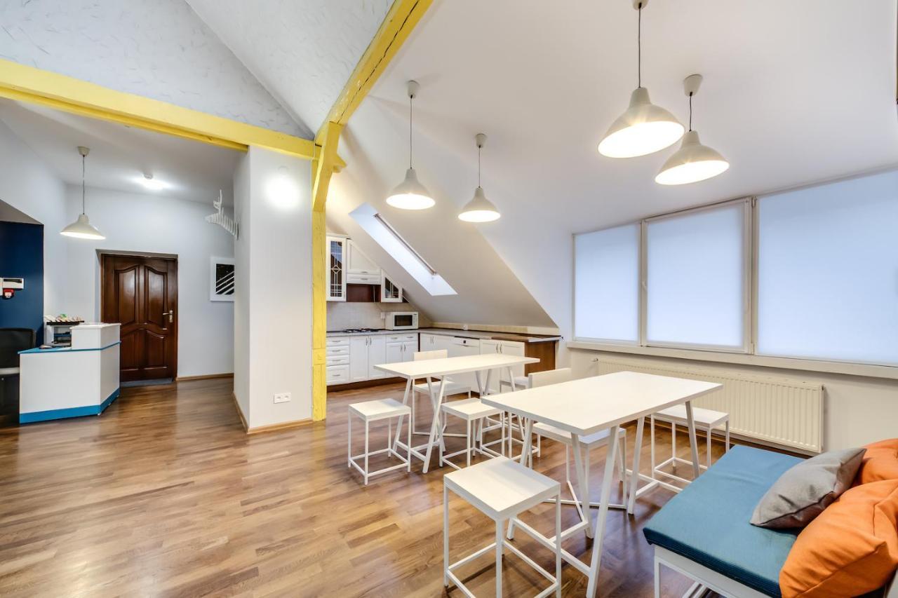 Park Plus Hostel Lwów Zewnętrze zdjęcie